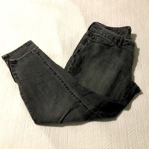 EUC gray Eddie Bauer skinny crop jeans